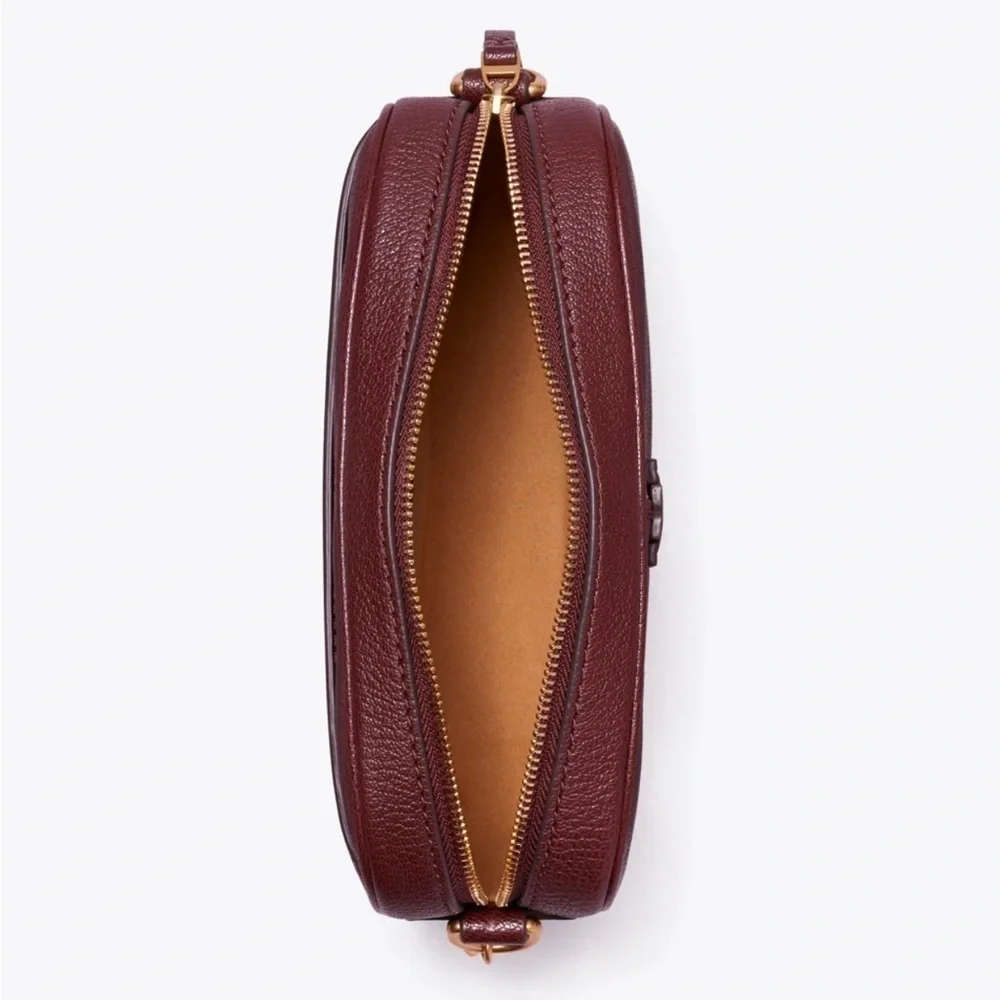 TORY BURCH • TEXTURED MCGRAW LEATHER CAMERA BAG- color WINE - Picture 3 of 16